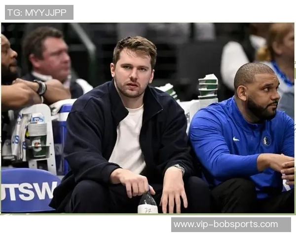 独行侠官方宣布莱夫利因右脚肿胀将继续缺席暂无回归时间表