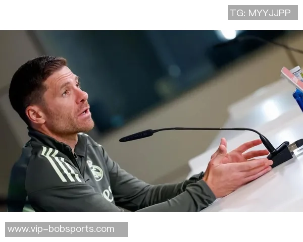 阿隆索与弗里克携手展望西超杯决战时刻共庆奖杯荣耀