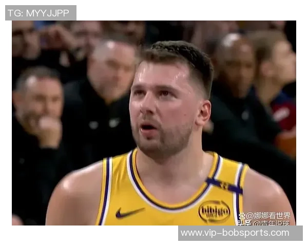 进攻火力全开三球首节10分钟狂砍15分3板展现绝佳状态